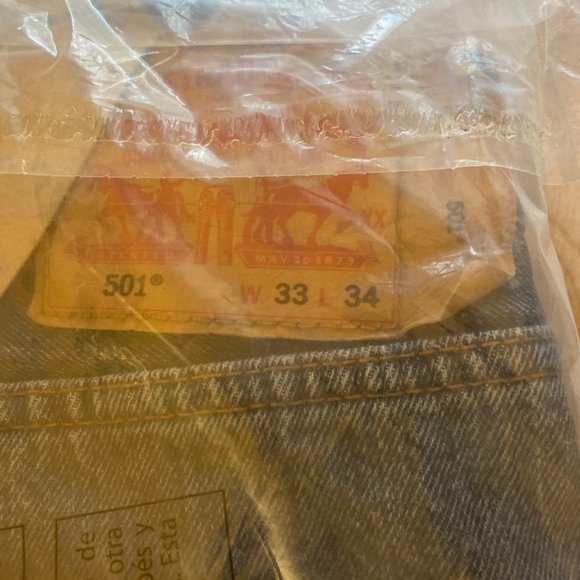 NEW Levi's Straight Leg 501 Jeans 33x34 NIB NWT - Picture 2 of 4